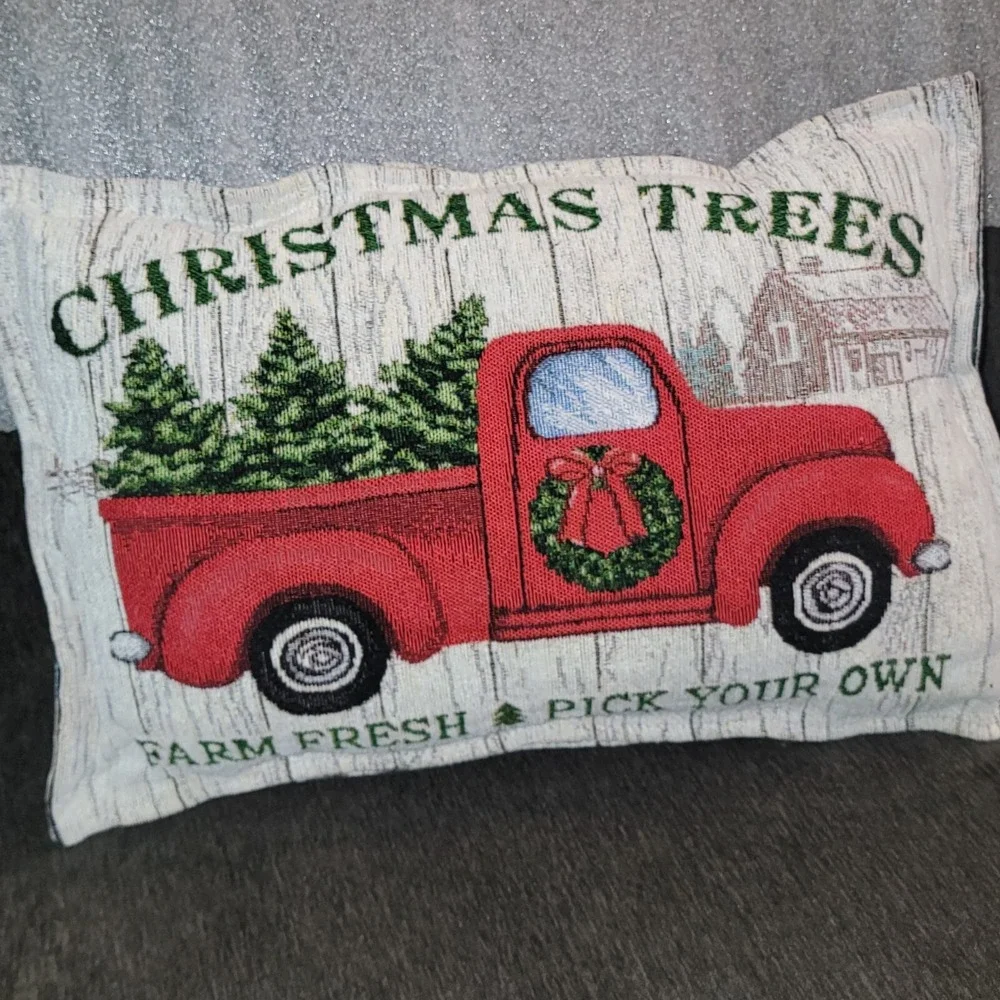Red Truck Christmas Trees Farm Fresh Pick Your Own‎ Throw Pillow